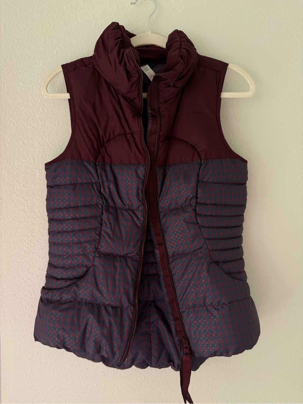 Lululemon Layer Up Reversible Insulated Vest Bordeaux Drama Prep Red Size 8 - Picture 1 of 4